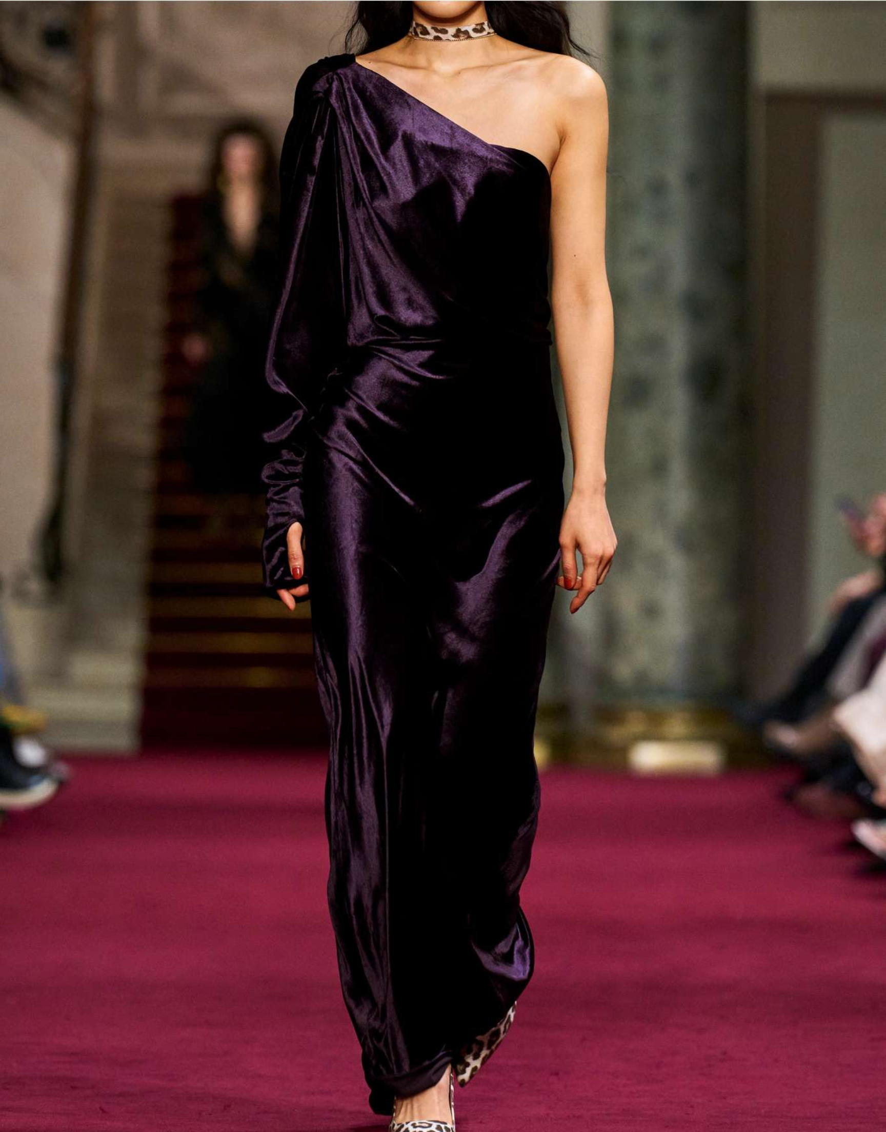 ILLUSTRATION ASYMMETRIC GOWN