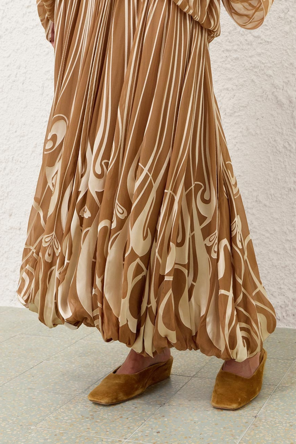MOMENTUM BURNOUT BUBBLE GOWN