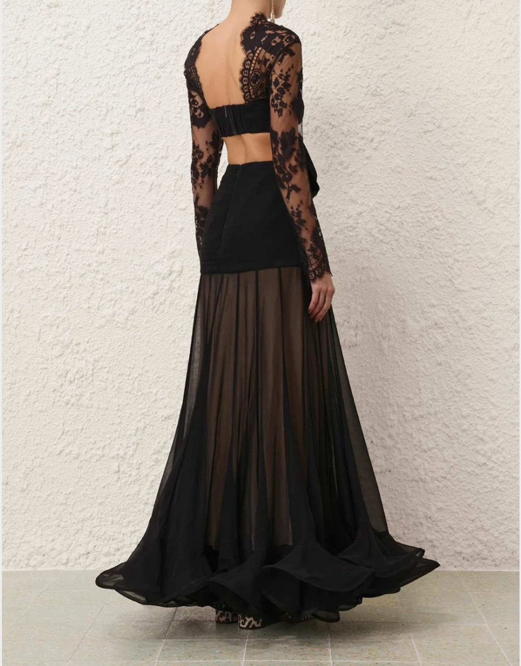 ILLUSTRATION FLOUNCE GOWN
