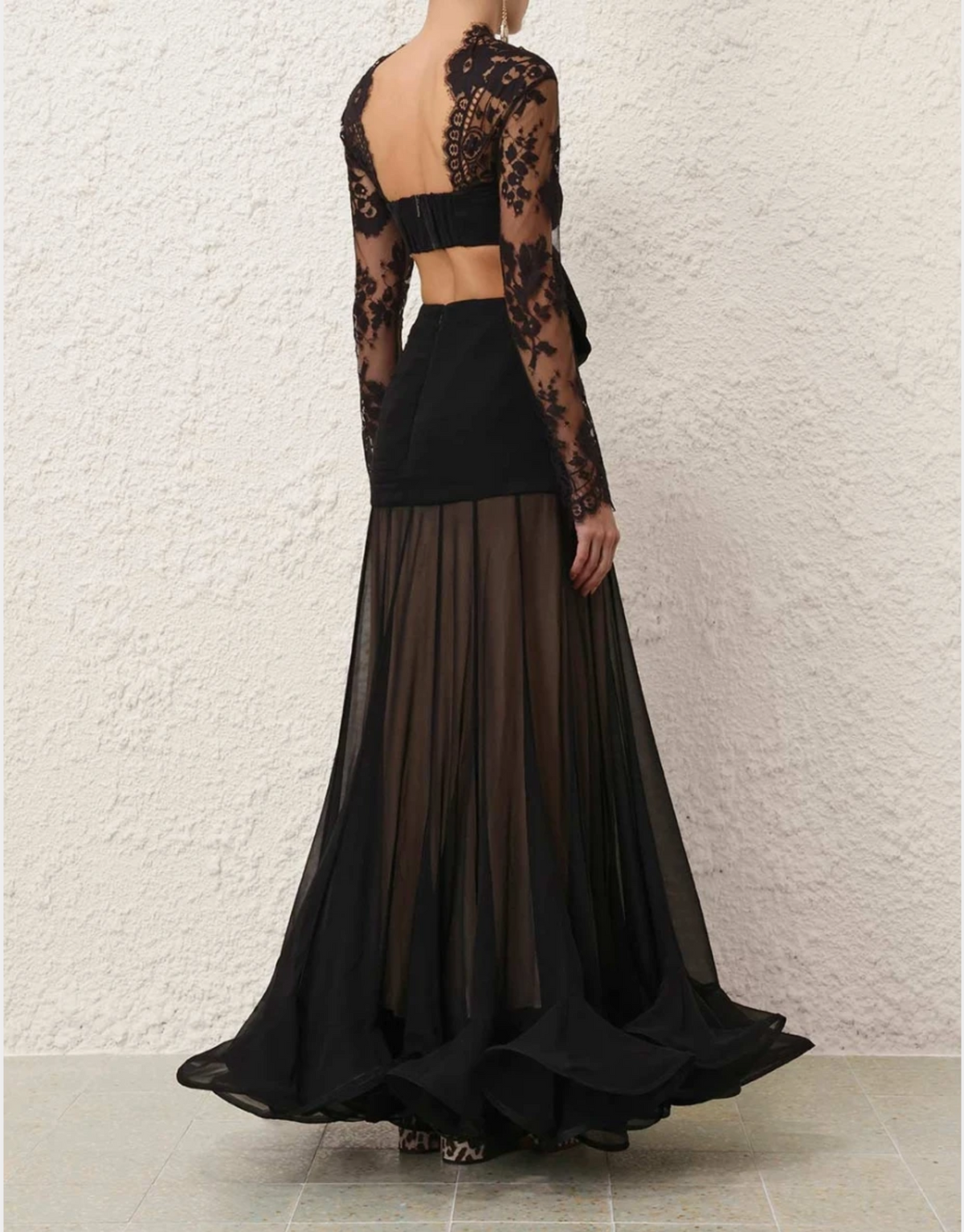 ILLUSTRATION FLOUNCE GOWN